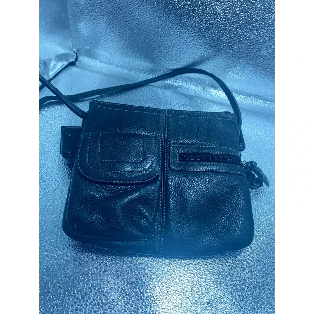 Stone Mountain Black Pebbled Leather Crossbody Organizer Purse Contrast Stitch